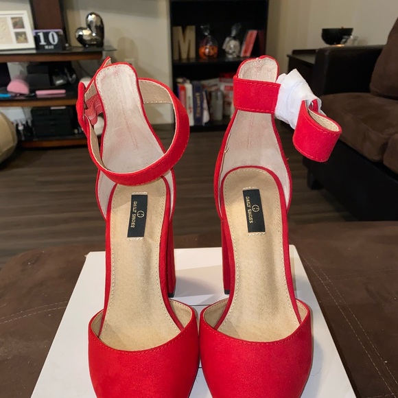 Red Heels - Picture 2 of 5